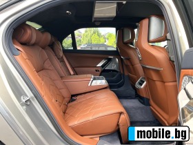 BMW i7 xDrive 60/M-SPORT/THEATRE SCREEN/ICONIG GLOW/B&W/ | Mobile.bg   14