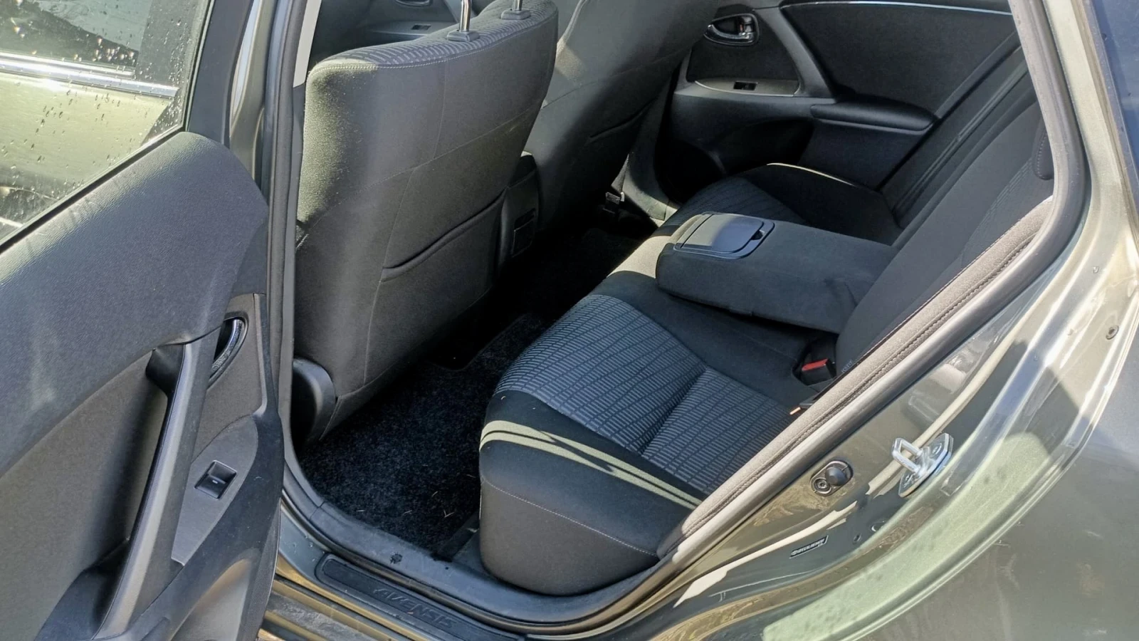 Toyota Avensis AUTOMAT, NAVI, KAMERA - изображение 10 | Auto.bg Toyota Avensis AUTOMAT, NAVI, KAMERA - изображение 10