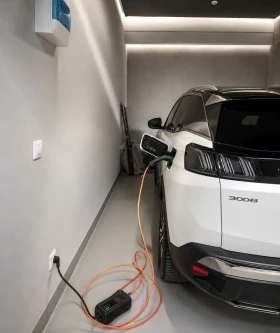 Peugeot 3008 GT Plug-in HYBRID - 20500 € - 36729838 7 | Car24.bg Peugeot 3008 GT Plug-in HYBRID - 20500 € - 36729838 7