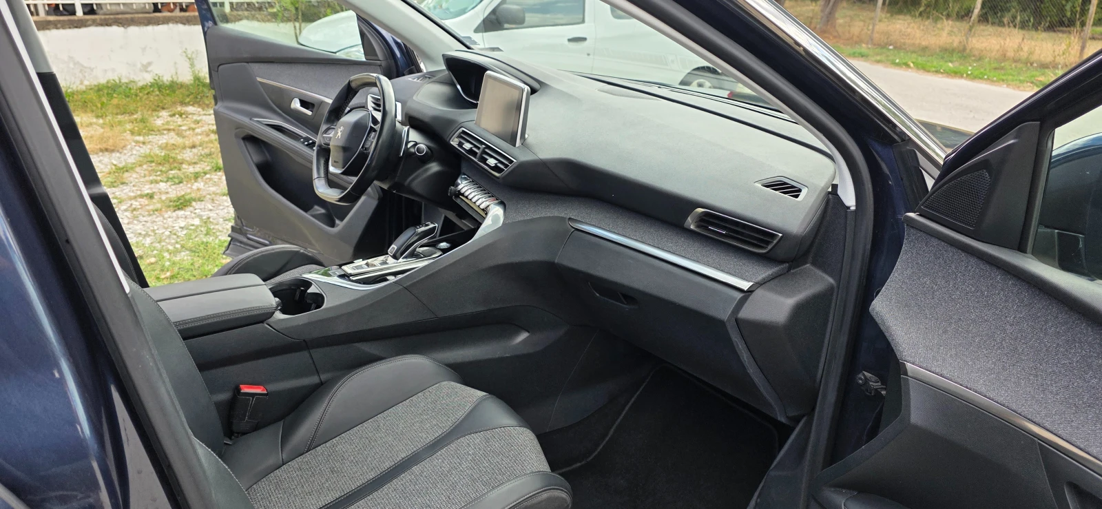 Peugeot 5008 2.0 HDI 177 к.с. ЕАТ8 Allure - изображение 5 | Auto.bg Peugeot 5008 2.0 HDI 177 к.с. ЕАТ8 Allure - изображение 5