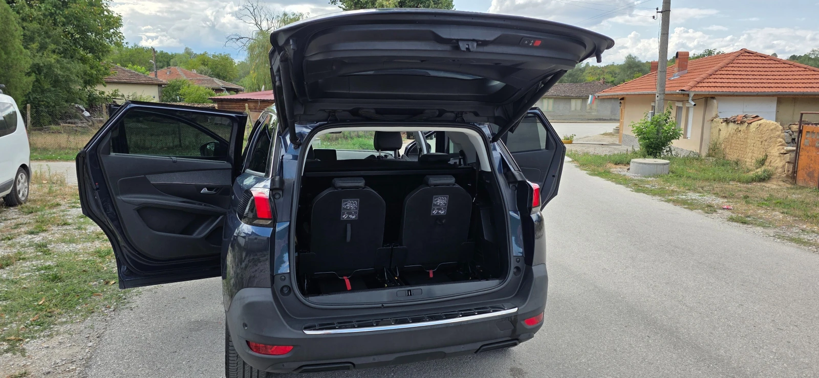 Peugeot 5008 2.0 HDI 177 к.с. ЕАТ8 Allure - изображение 8 | Auto.bg Peugeot 5008 2.0 HDI 177 к.с. ЕАТ8 Allure - изображение 8