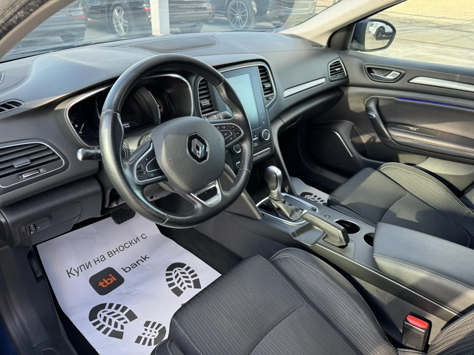 Renault Megane 110ps* Нави* Камера* Клима* Паркт*  - изображение 9 | Auto.bg Renault Megane 110ps* Нави* Камера* Клима* Паркт*  - изображение 9