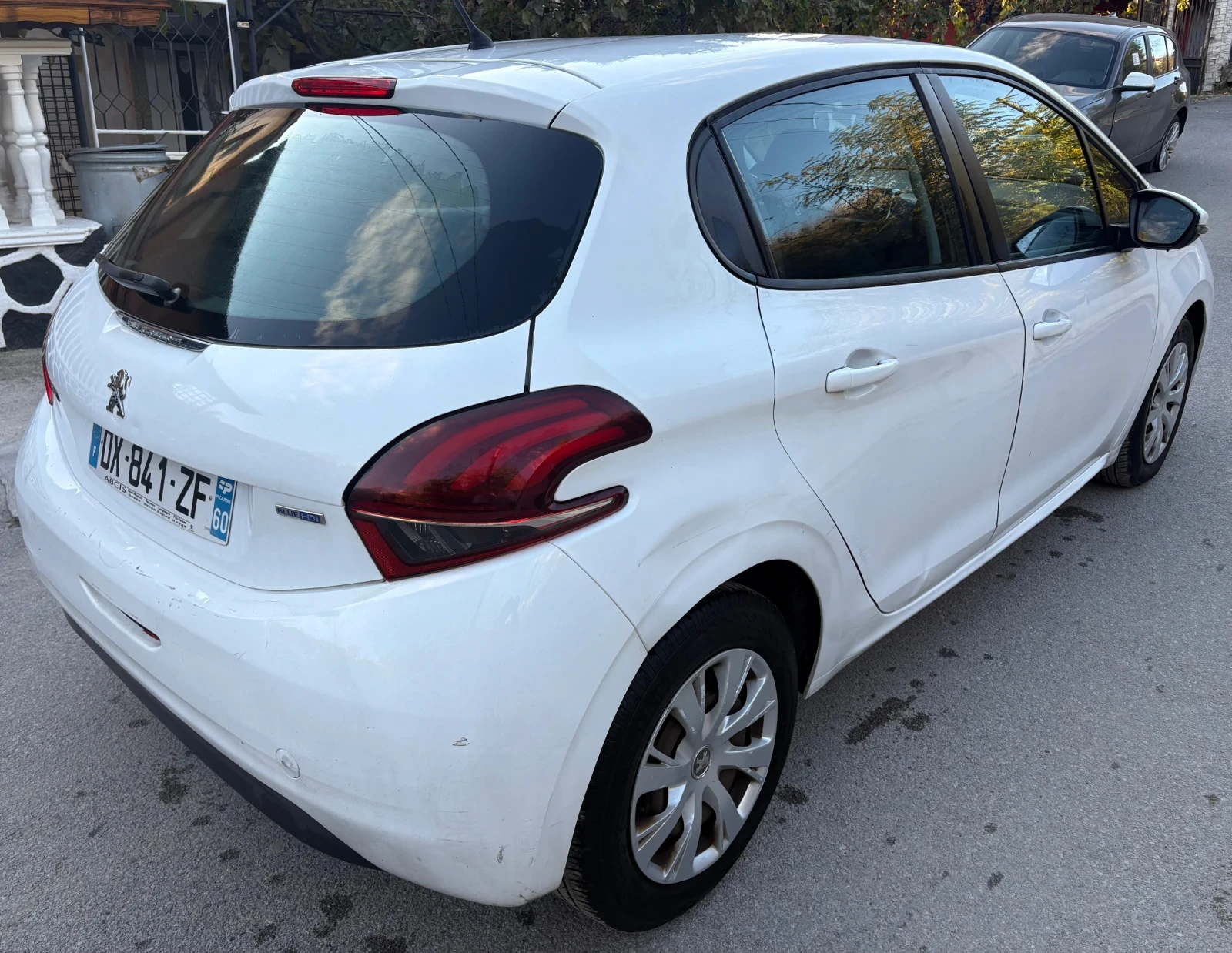 Peugeot 208 1.6BHDI Учебна Euro6 - изображение 4 | Auto.bg Peugeot 208 1.6BHDI Учебна Euro6 - изображение 4