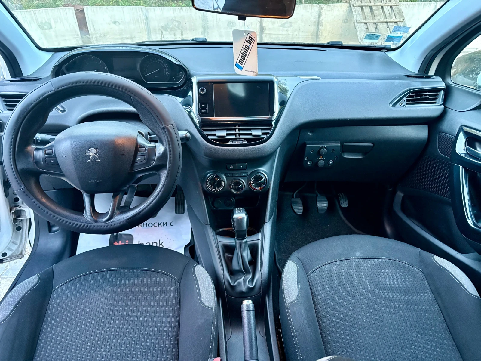 Peugeot 208 1.6BHDI Учебна Euro6 - изображение 9 | Auto.bg Peugeot 208 1.6BHDI Учебна Euro6 - изображение 9