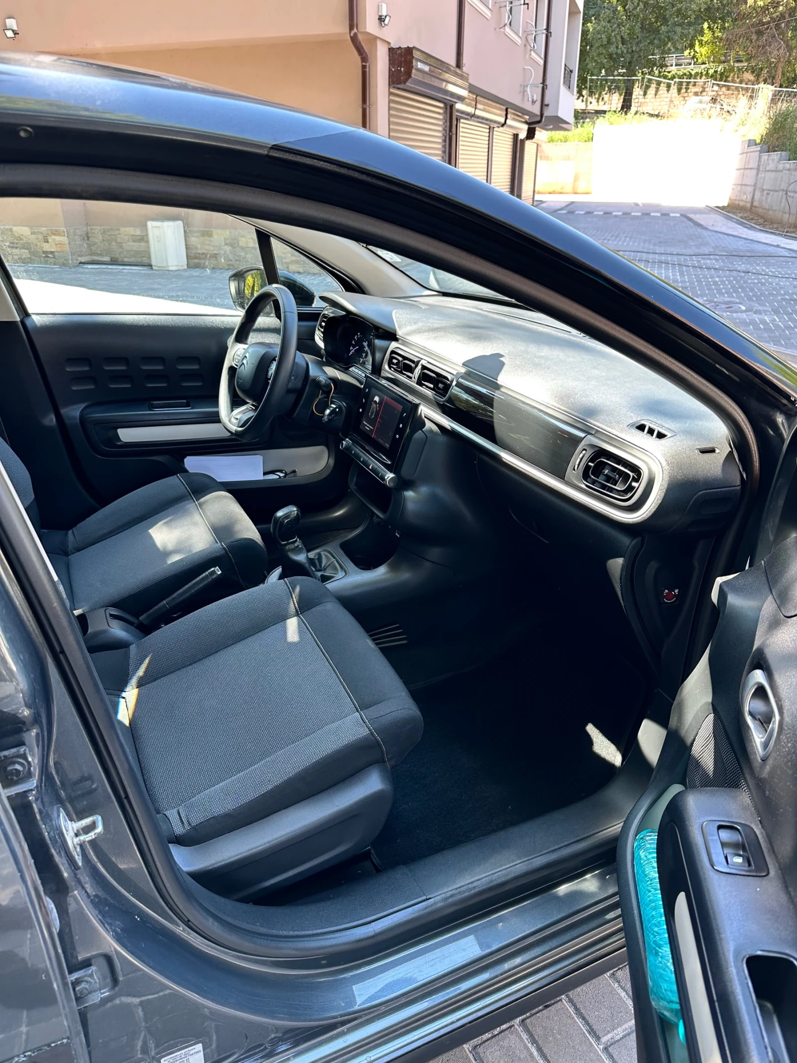 Citroen C3 1.6HDi AirBump CarPlay Обслужен реални км  - изображение 7 | Auto.bg Citroen C3 1.6HDi AirBump CarPlay Обслужен реални км  - изображение 7