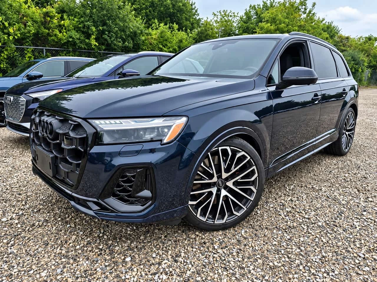 Audi SQ7 * 4.0 TFSI quattro * CARFAX * | Auto.bg — изображение 1 Audi SQ7 * 4.0 TFSI quattro * CARFAX * | Auto.bg — изображение 1
