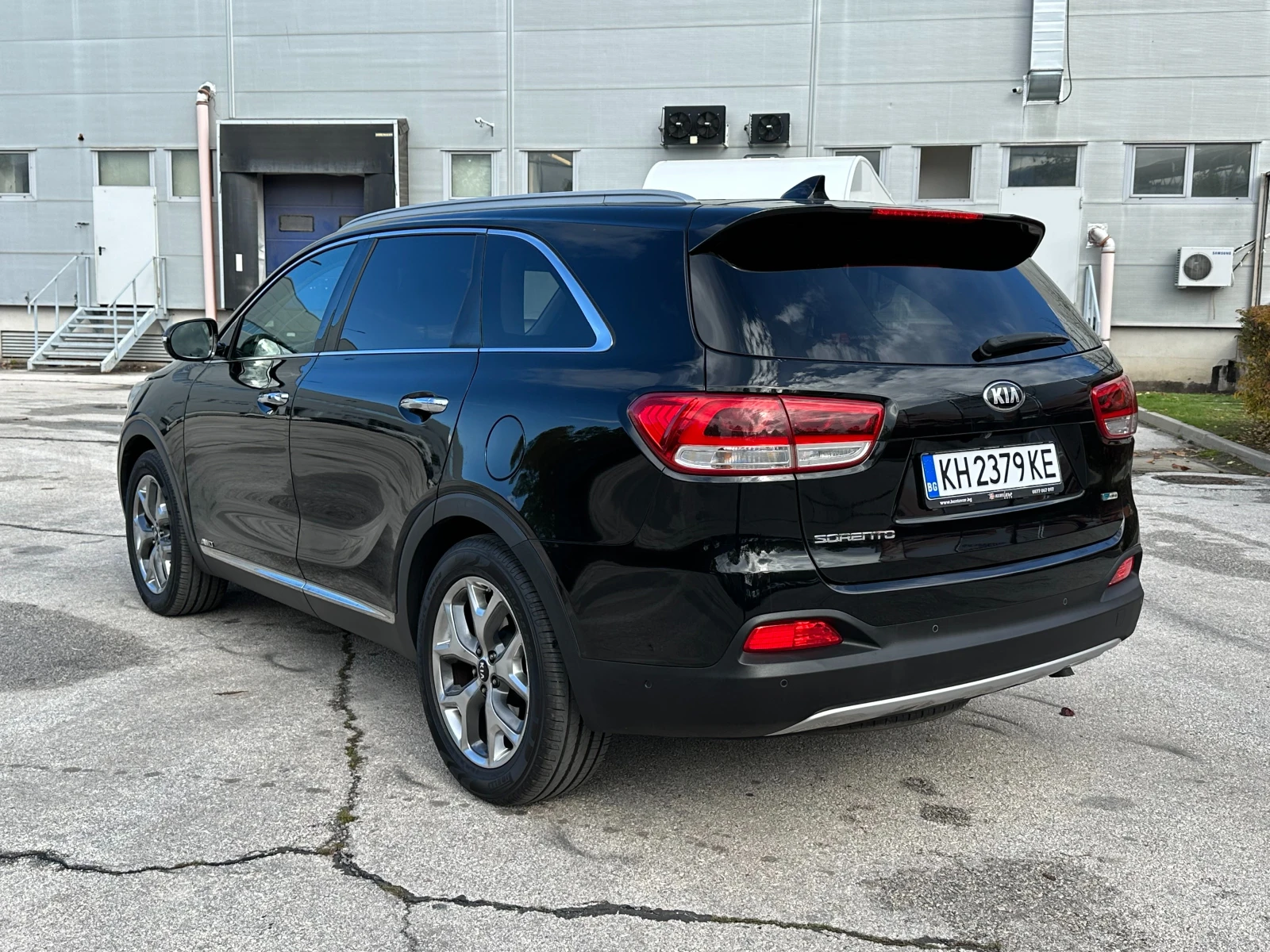 Kia Sorento Гаранция/REBEL * 7-Места * Всички екстри ! - изображение 3 | Auto.bg Kia Sorento Гаранция/REBEL * 7-Места * Всички екстри ! - изображение 3