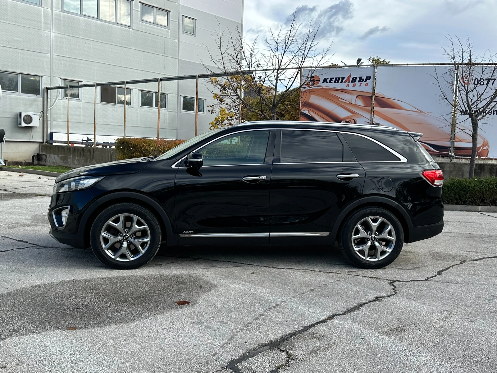 Kia Sorento Гаранция/REBEL * 7-Места * Всички екстри ! - изображение 2 | Auto.bg Kia Sorento Гаранция/REBEL * 7-Места * Всички екстри ! - изображение 2