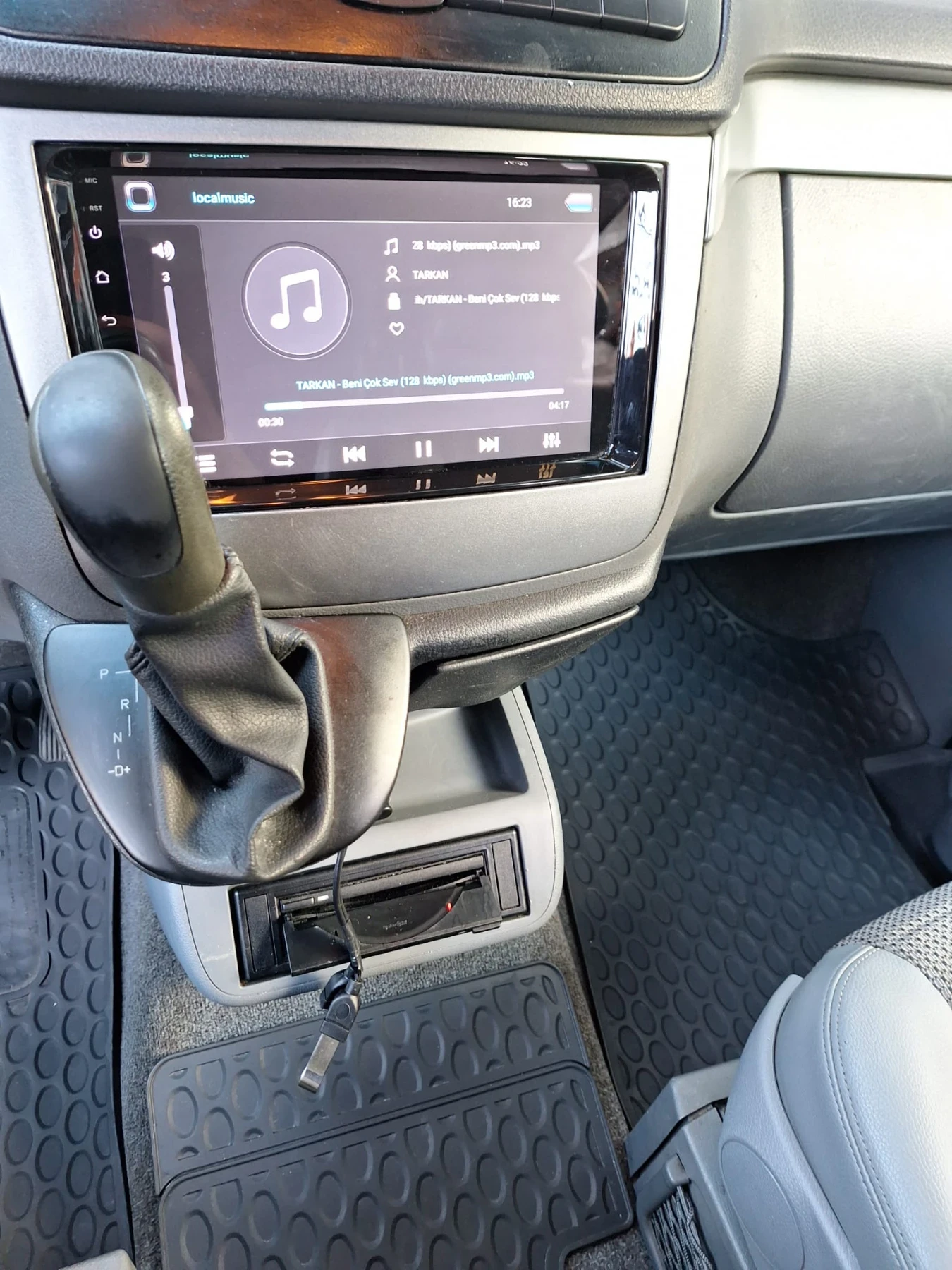 Mercedes-Benz Viano 2.2cdi - изображение 9 | Auto.bg Mercedes-Benz Viano 2.2cdi - изображение 9