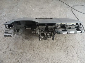 Land Rover Range Rover Velar - 100 € / 195.58 лв. - 13563608 7 | Car24.bg Land Rover Range Rover Velar - 100 € / 195.58 лв. - 13563608 7