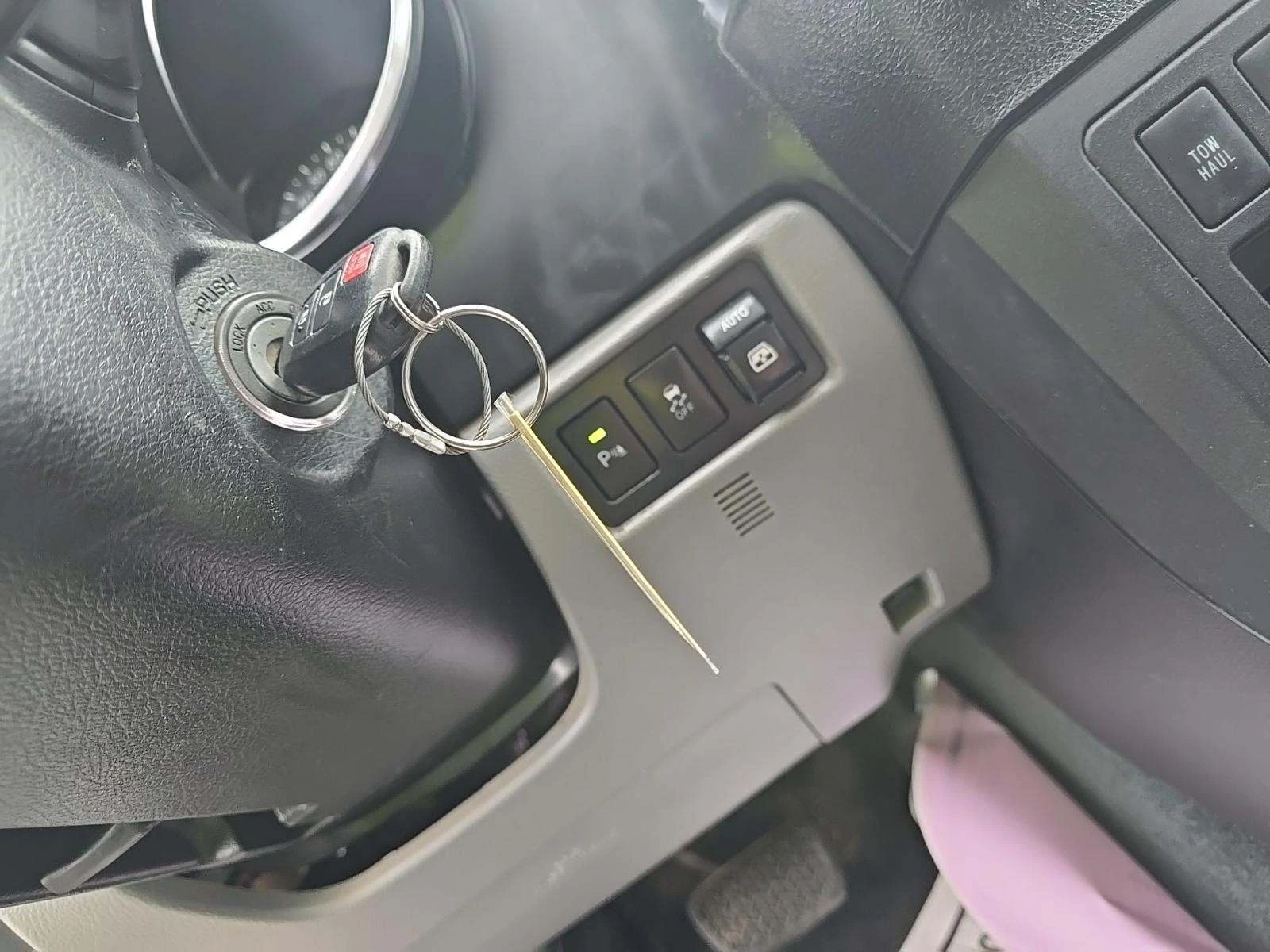 Toyota Sequoia SR5 4x4 - изображение 10 | Auto.bg Toyota Sequoia SR5 4x4 - изображение 10