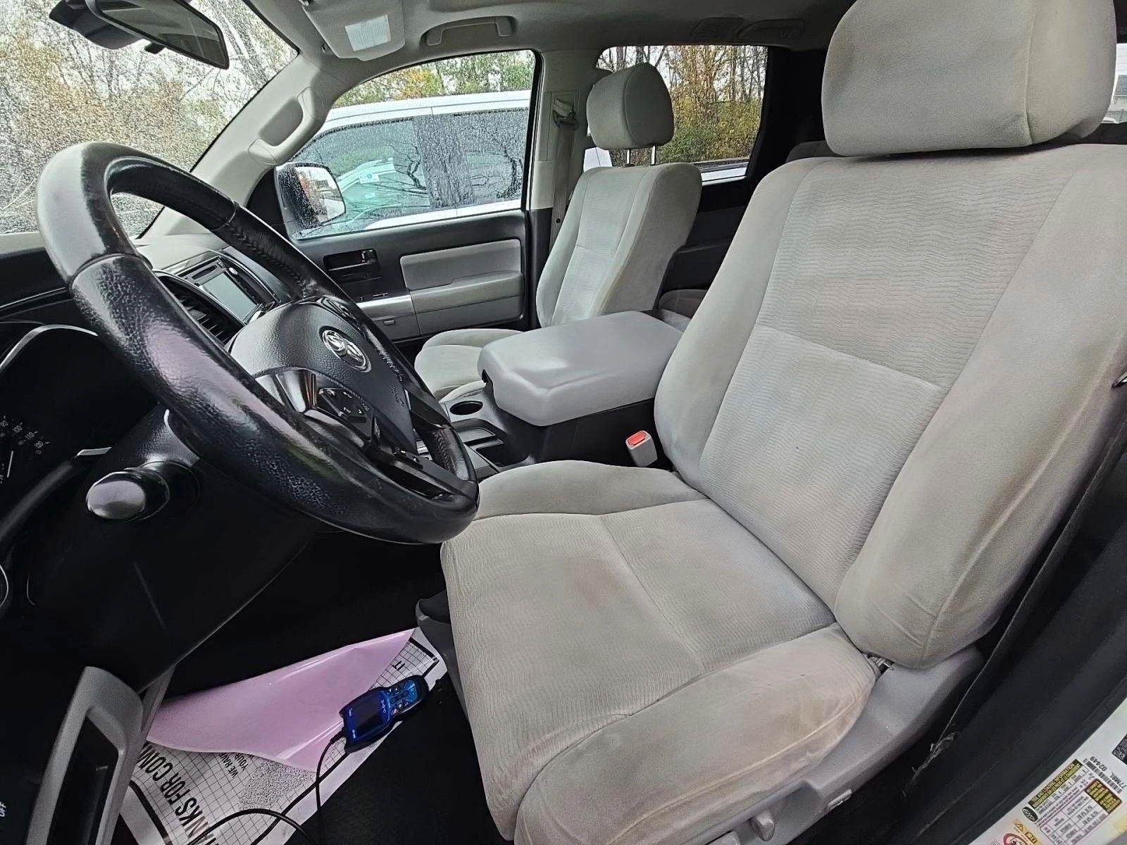 Toyota Sequoia SR5 4x4 - изображение 3 | Auto.bg Toyota Sequoia SR5 4x4 - изображение 3