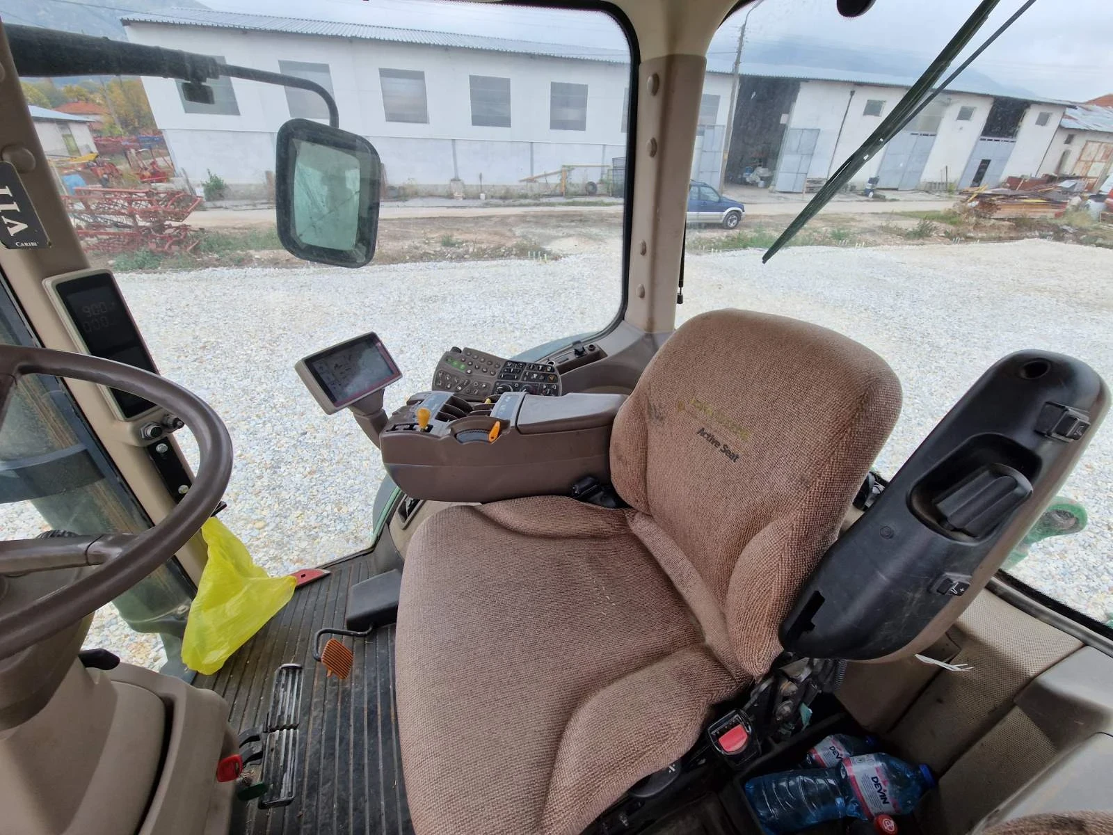 Трактор John Deere 8245R - изображение 9 | Auto.bg Трактор John Deere 8245R - изображение 9