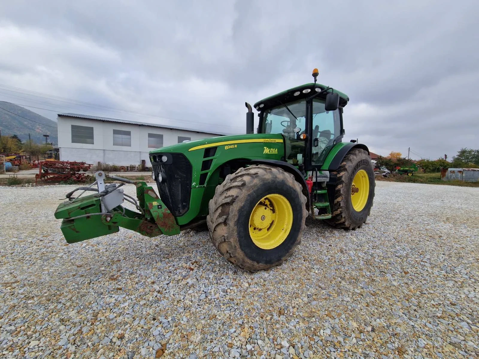Трактор John Deere 8245R - изображение 5 | Auto.bg Трактор John Deere 8245R - изображение 5