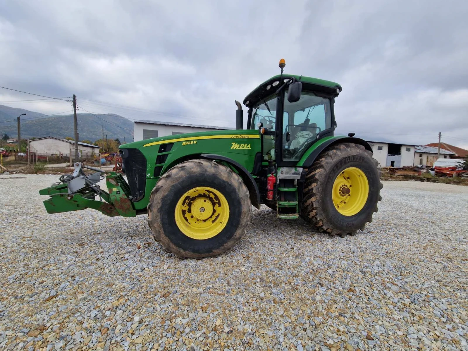 Трактор John Deere 8245R - изображение 6 | Auto.bg Трактор John Deere 8245R - изображение 6