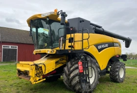 Комбайн New Holland CX880