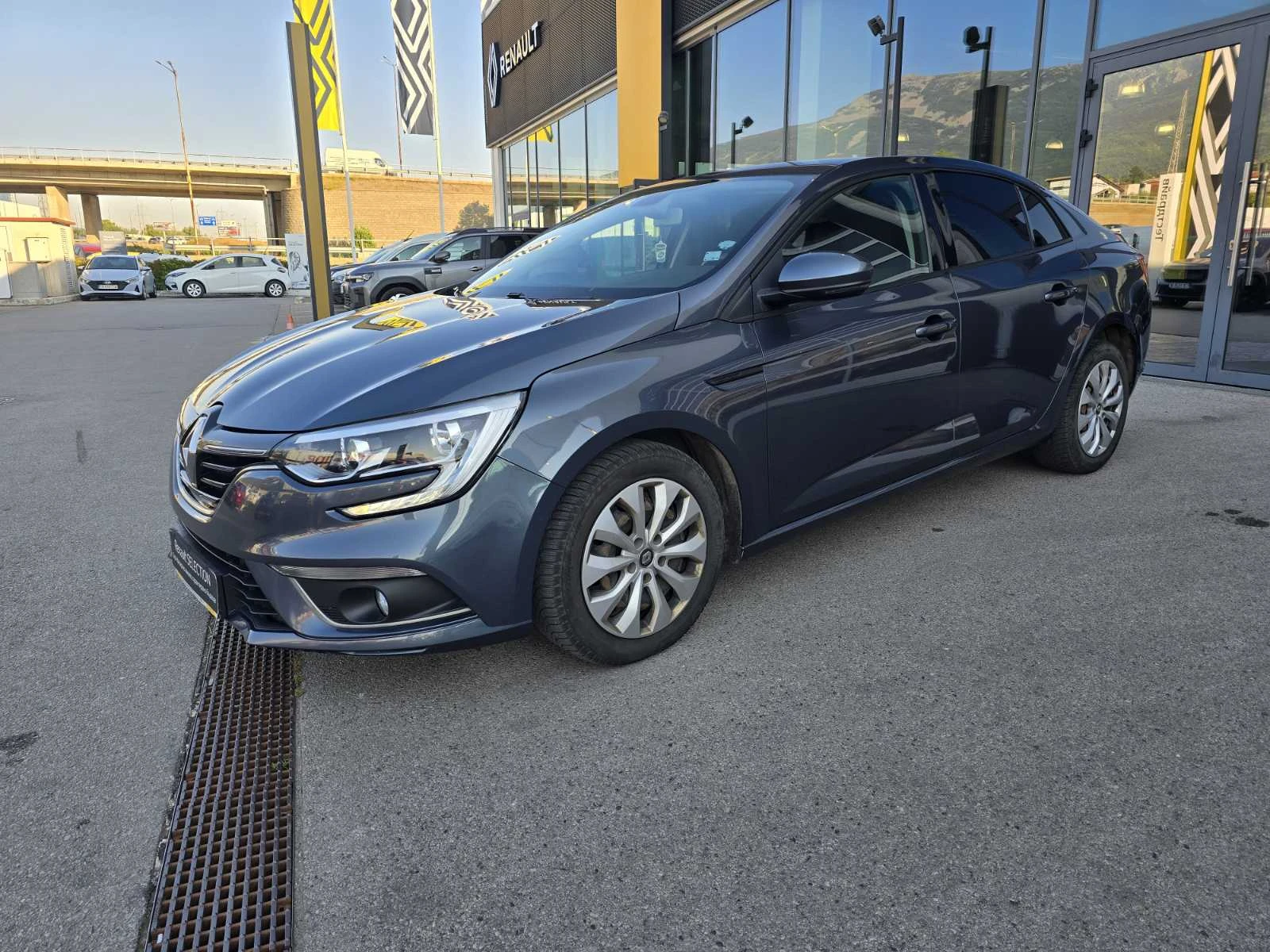 Renault Megane 1.6 TCe 115 | Auto.bg — изображение 1 Renault Megane 1.6 TCe 115 | Auto.bg — изображение 1