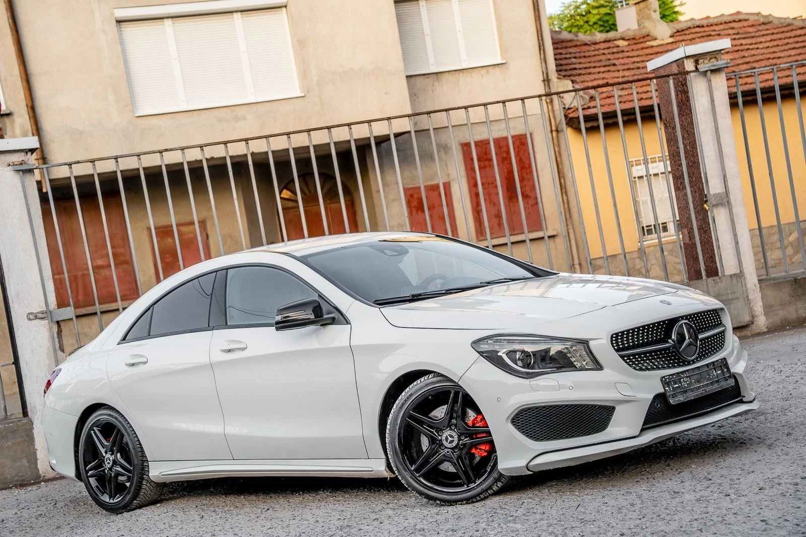 Mercedes-Benz CLA 220 2.2CDI-AMG-AGILITY-FACE-CARPLAY-ASSIST-AMBIENT-TOP | Auto.bg — изображение 1 Mercedes-Benz CLA 220 2.2CDI-AMG-AGILITY-FACE-CARPLAY-ASSIST-AMBIENT-TOP | Auto.bg — изображение 1