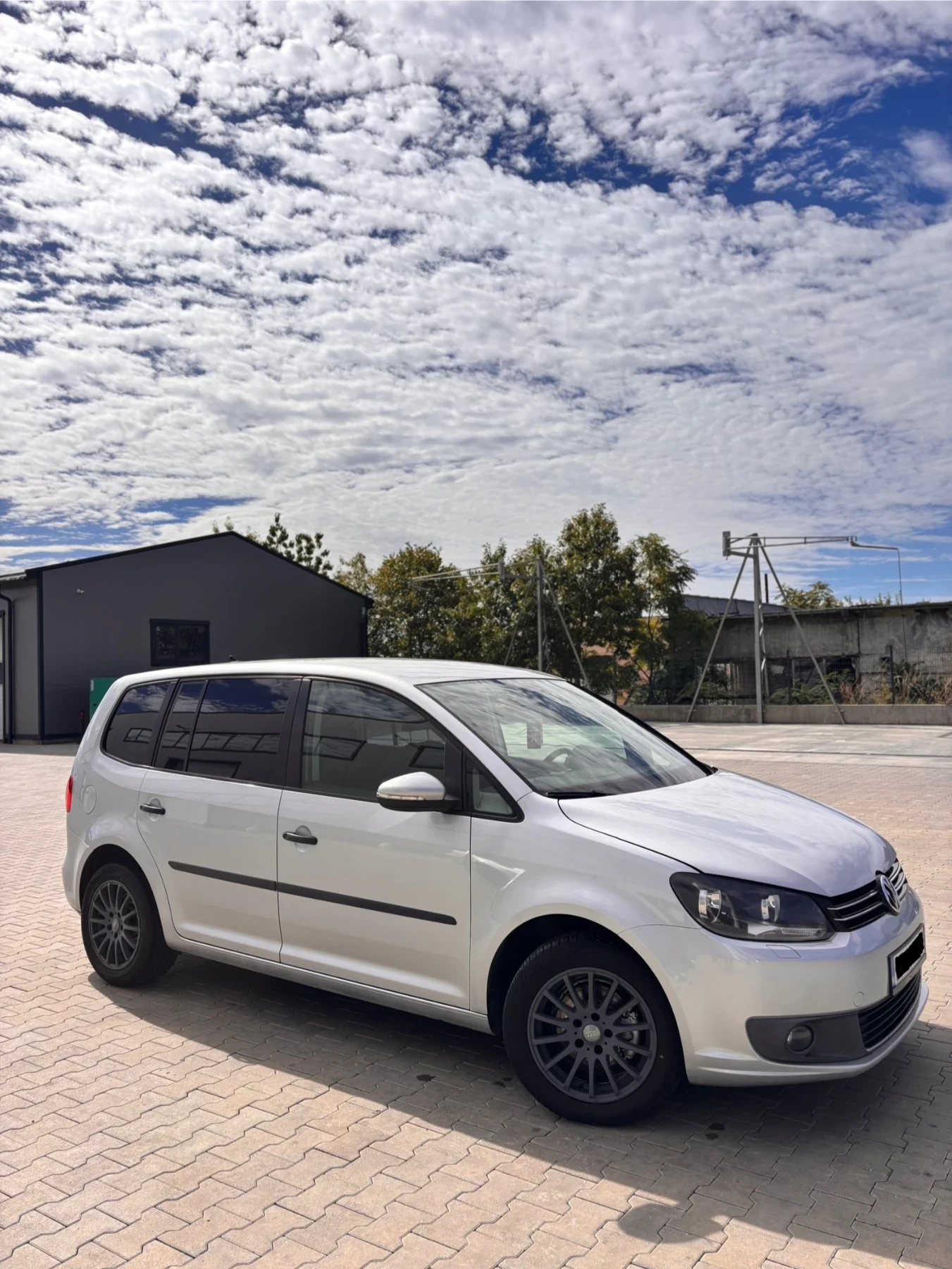 VW Touran VW Touran 1.6 diesel 2012 г. - изображение 3 | Auto.bg VW Touran VW Touran 1.6 diesel 2012 г. - изображение 3