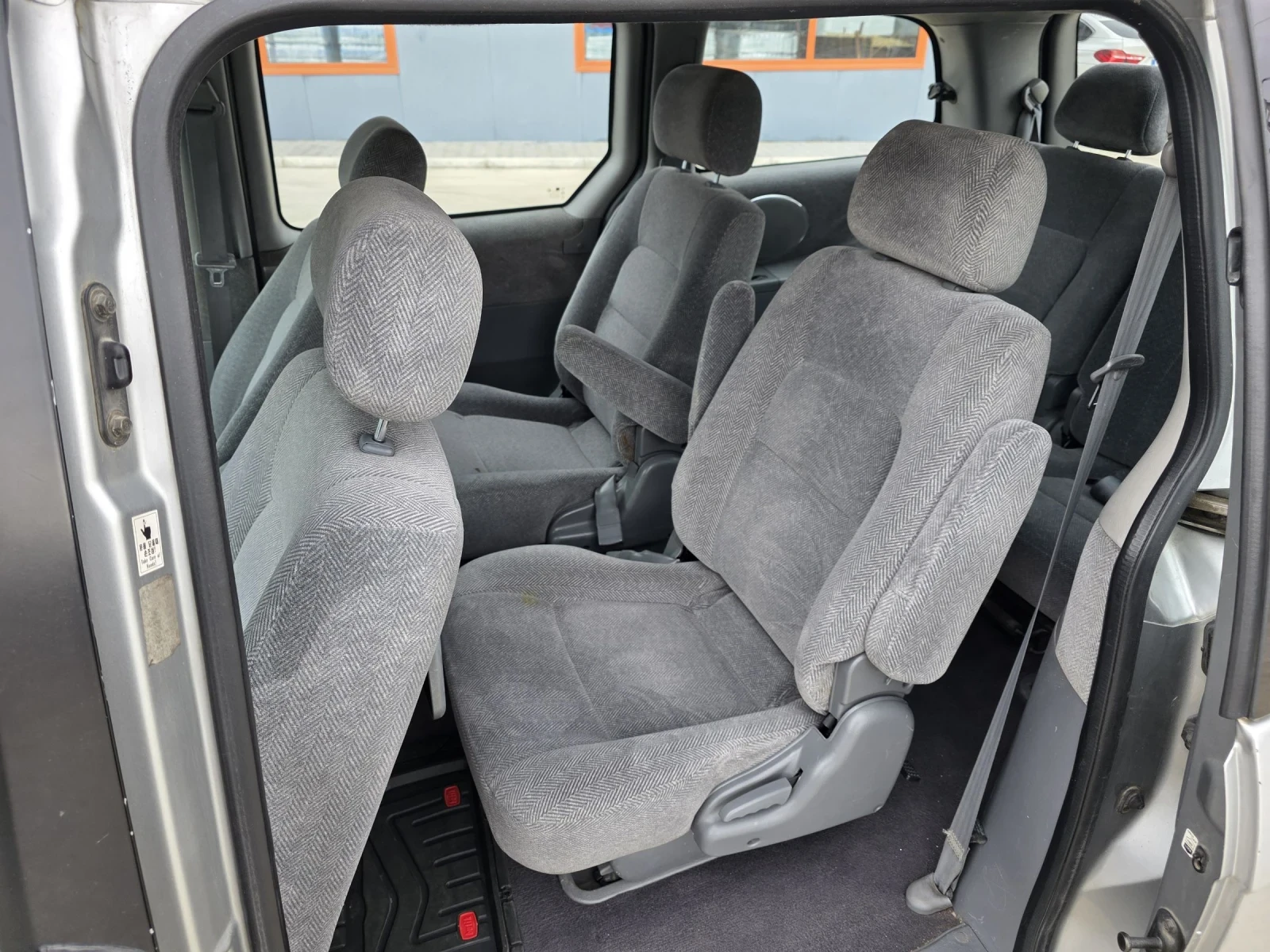 Kia Carnival 2.0tdi 140hp Автоматик 7 места - изображение 5 | Auto.bg Kia Carnival 2.0tdi 140hp Автоматик 7 места - изображение 5