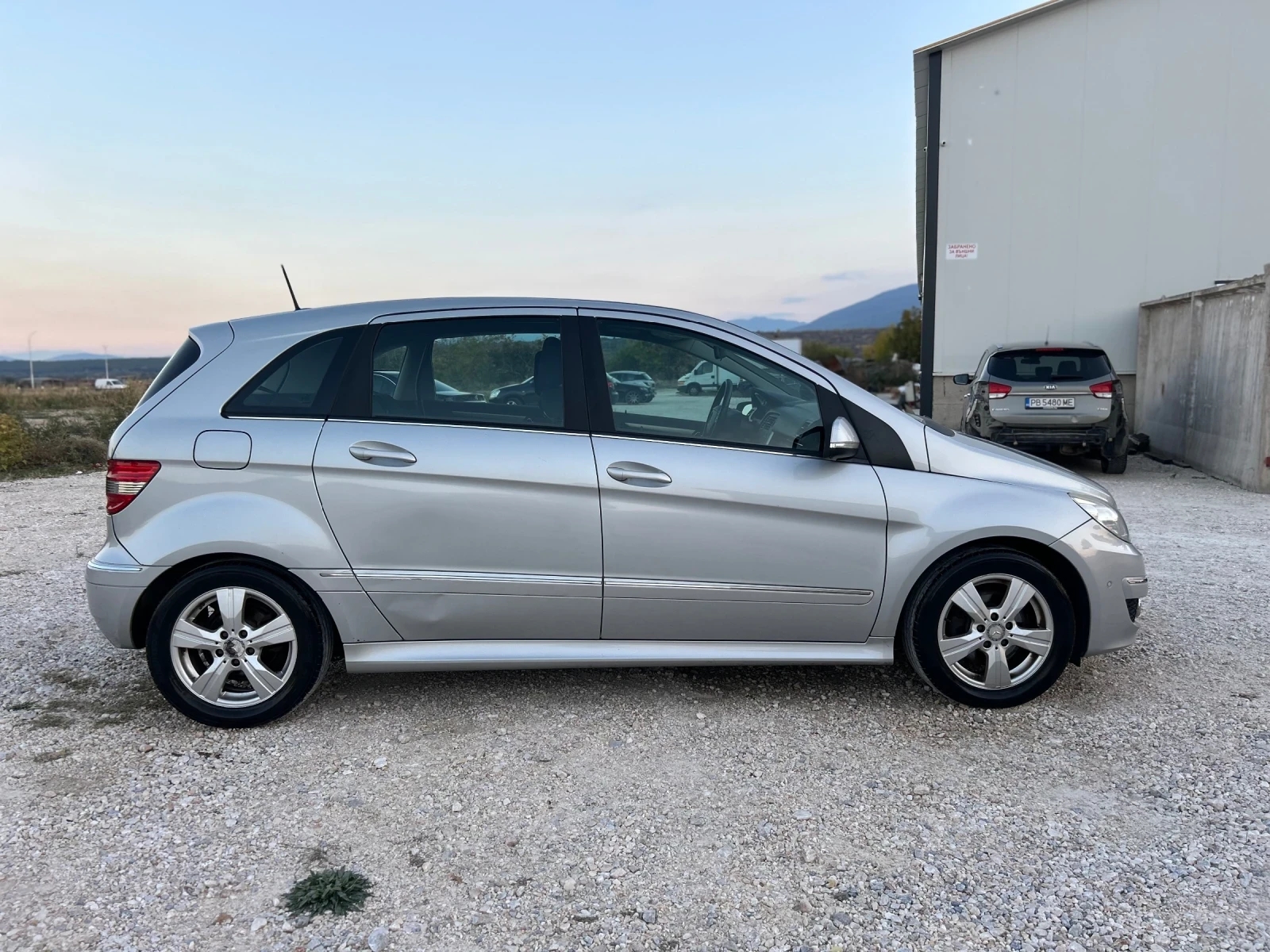 Mercedes-Benz B 200 CDI/AUTOMAT/TOP! - изображение 7 | Auto.bg Mercedes-Benz B 200 CDI/AUTOMAT/TOP! - изображение 7