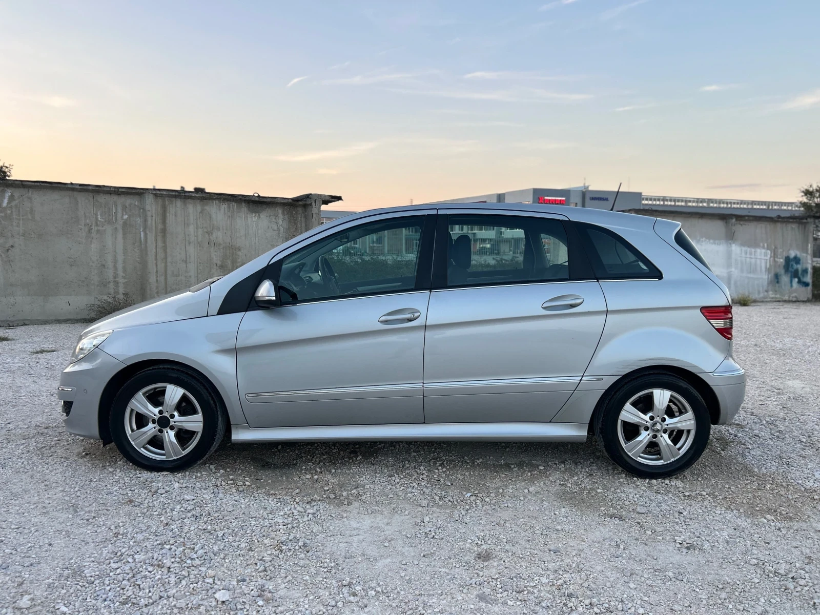 Mercedes-Benz B 200 CDI/AUTOMAT/TOP! - изображение 8 | Auto.bg Mercedes-Benz B 200 CDI/AUTOMAT/TOP! - изображение 8