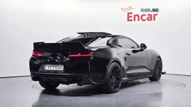 Chevrolet Camaro SS 6.2 V8* CARBON* КОЖА* ОБДУХВ* НАВИ* ПАНО | Auto.bg — изображение 2 Chevrolet Camaro SS 6.2 V8* CARBON* КОЖА* ОБДУХВ* НАВИ* ПАНО | Auto.bg — изображение 2