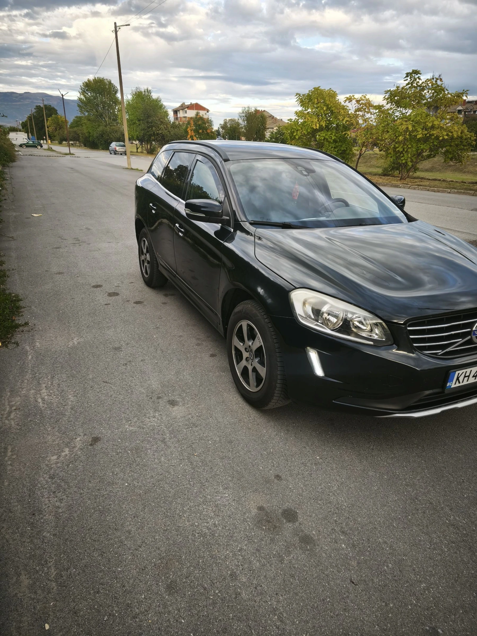 Volvo XC60 Един от най-обезопасените семейни автомобили. - изображение 3 | Auto.bg Volvo XC60 Един от най-обезопасените семейни автомобили. - изображение 3