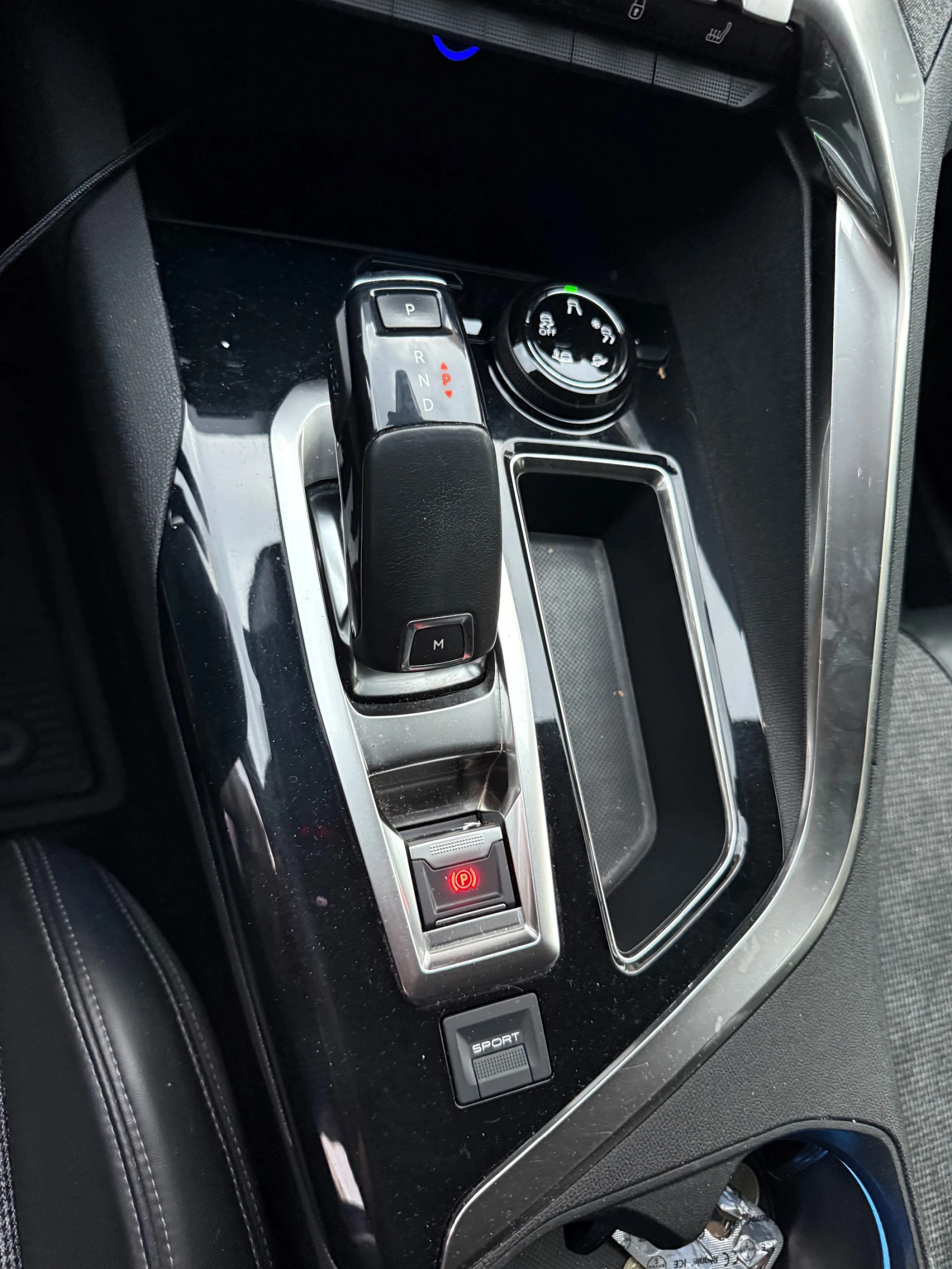 Peugeot 3008 Първи собственик !!! 1.6 BlueHDi EAT6 - изображение 8 | Auto.bg Peugeot 3008 Първи собственик !!! 1.6 BlueHDi EAT6 - изображение 8