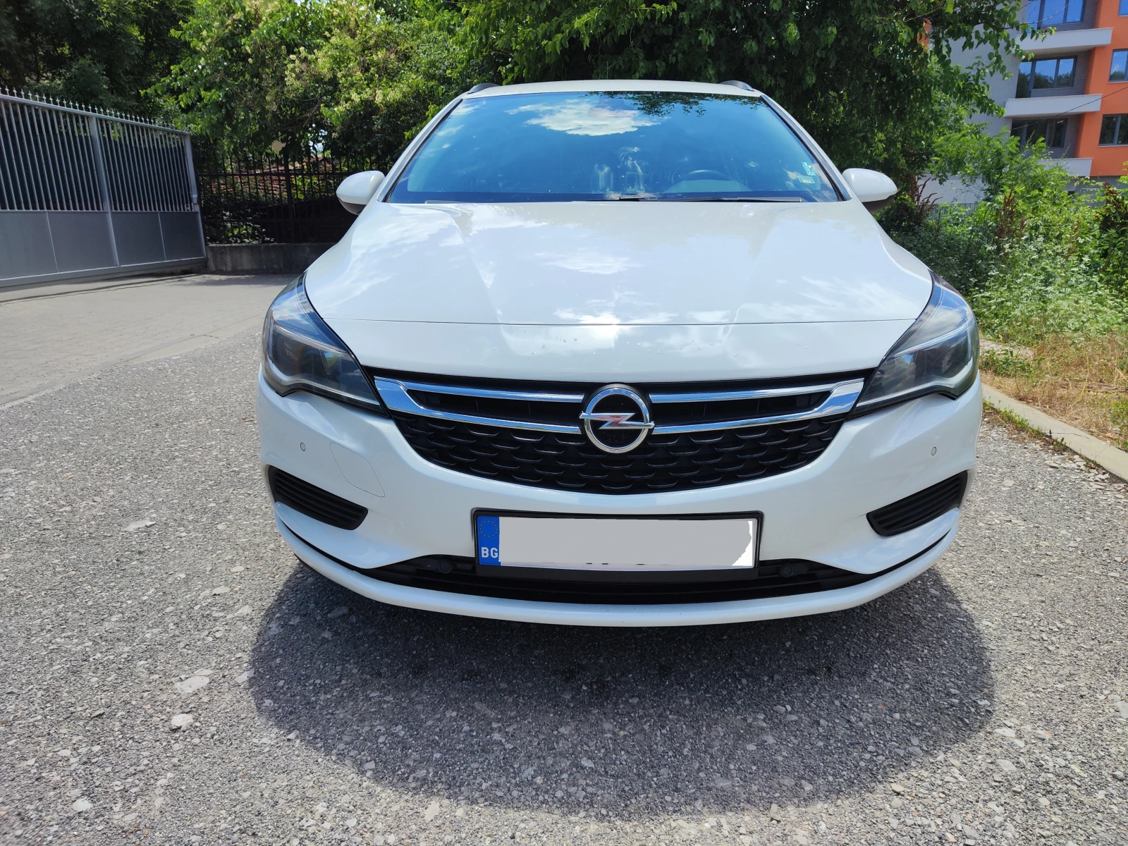 Opel Astra 1.6 CDTI   136 к.с. Отлично състояние - изображение 6 | Auto.bg Opel Astra 1.6 CDTI   136 к.с. Отлично състояние - изображение 6