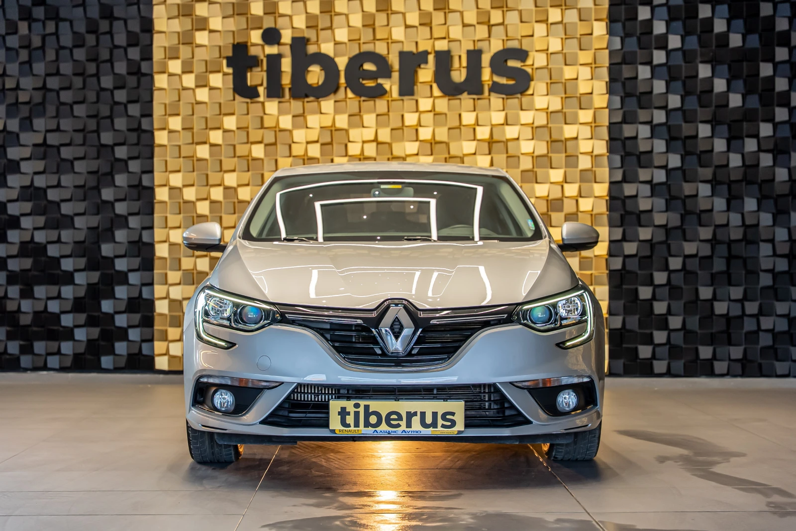 Renault Megane TCe 140 - изображение 3 | Auto.bg Renault Megane TCe 140 - изображение 3