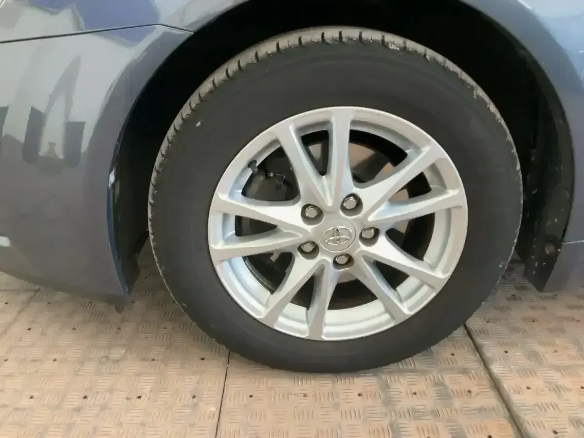 Toyota Avensis 1.8 Edition СЕРВИЗНА ИСТОРИЯ - изображение 2 | Auto.bg Toyota Avensis 1.8 Edition СЕРВИЗНА ИСТОРИЯ - изображение 2
