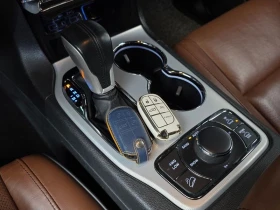 Jeep Cherokee 3.6 Summit| 295к.с.| ВКЛ.ТЕХНОТЕСТ | Auto.bg — изображение 9 Jeep Cherokee 3.6 Summit| 295к.с.| ВКЛ.ТЕХНОТЕСТ | Auto.bg — изображение 9
