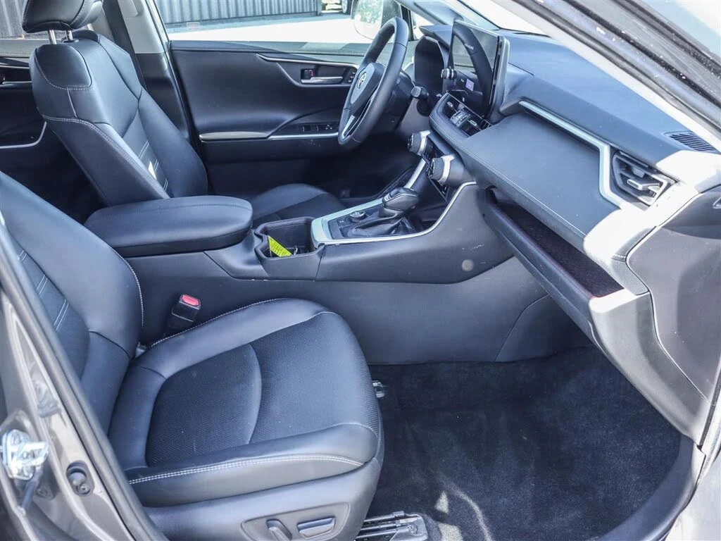 Toyota Rav4 HYBRID LIMITED ОБДУХВАНЕ* PANO* 360CAM* KEYLESS*  - изображение 6 | Auto.bg Toyota Rav4 HYBRID LIMITED ОБДУХВАНЕ* PANO* 360CAM* KEYLESS*  - изображение 6