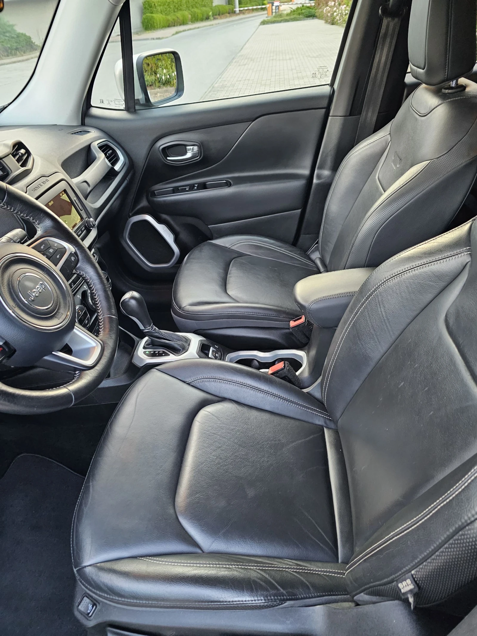 Jeep Renegade 1.4т 170к.с Limited/Регистриран/Koja/ Bi Xenon   - изображение 10 | Auto.bg Jeep Renegade 1.4т 170к.с Limited/Регистриран/Koja/ Bi Xenon   - изображение 10