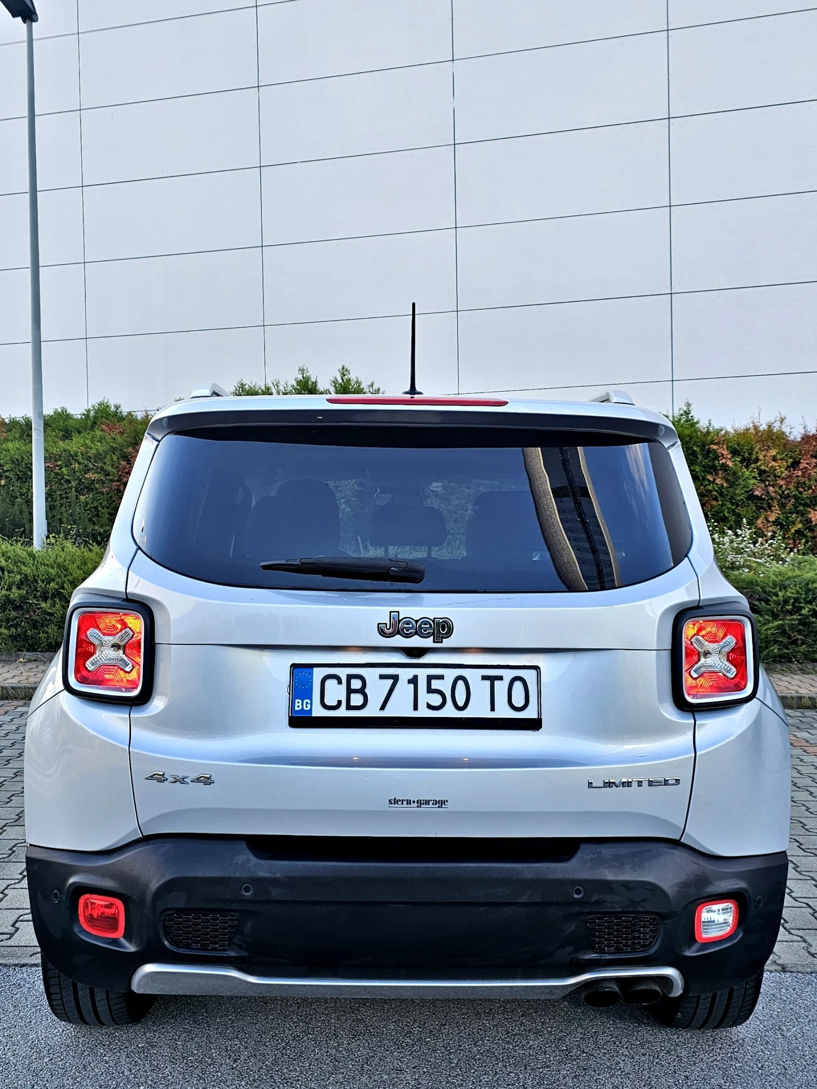 Jeep Renegade 1.4т 170к.с Limited/Регистриран/Koja/ Bi Xenon   - изображение 5 | Auto.bg Jeep Renegade 1.4т 170к.с Limited/Регистриран/Koja/ Bi Xenon   - изображение 5