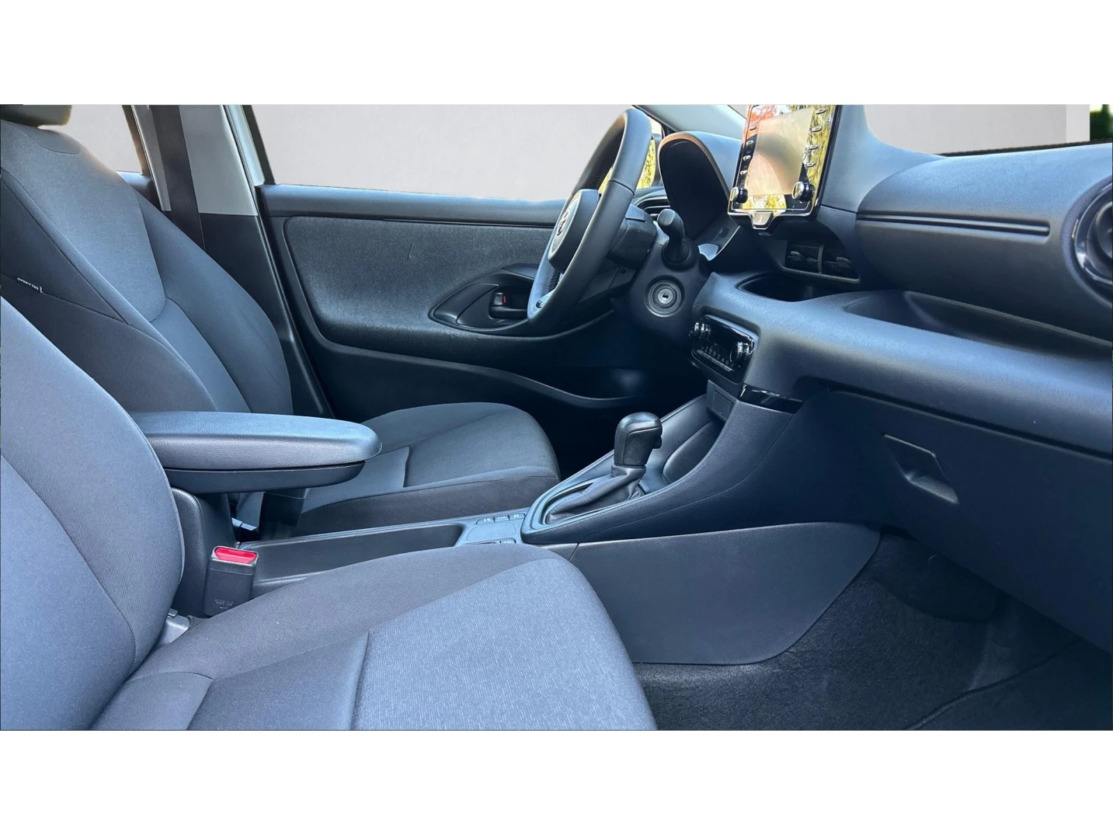 Toyota Yaris Месечна вноска от 326 лв. - изображение 6 | Auto.bg Toyota Yaris Месечна вноска от 326 лв. - изображение 6