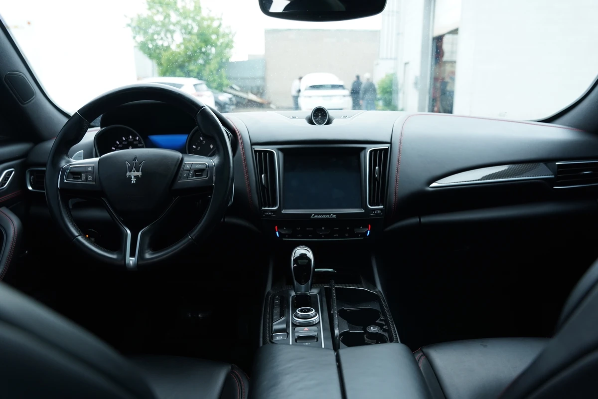 Maserati Levante GranLusso* Red Stitch* PanoRoof* H&K* ActiveBlindS - изображение 7 | Auto.bg Maserati Levante GranLusso* Red Stitch* PanoRoof* H&K* ActiveBlindS - изображение 7