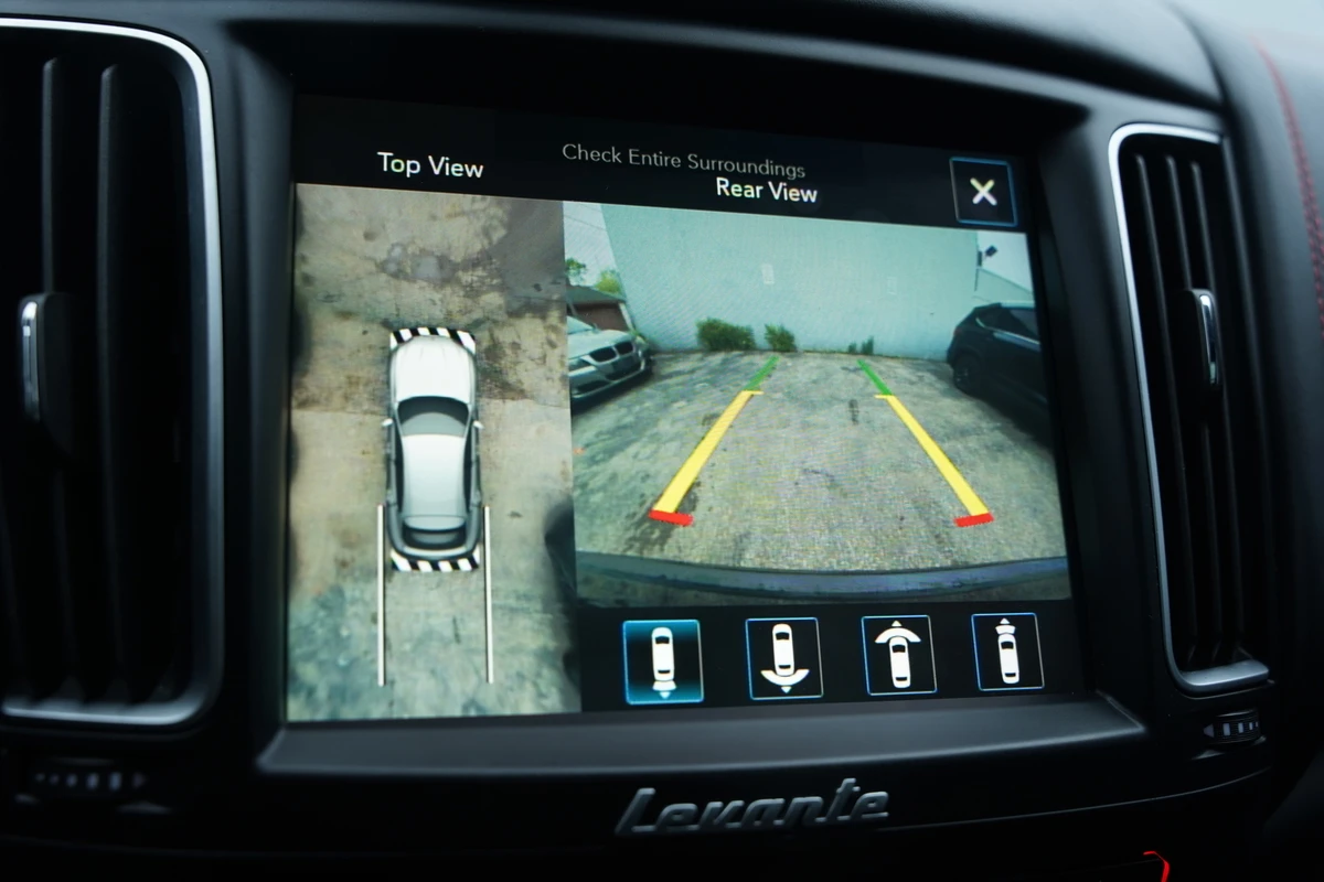 Maserati Levante GranLusso* Red Stitch* PanoRoof* H&K* ActiveBlindS - изображение 8 | Auto.bg Maserati Levante GranLusso* Red Stitch* PanoRoof* H&K* ActiveBlindS - изображение 8