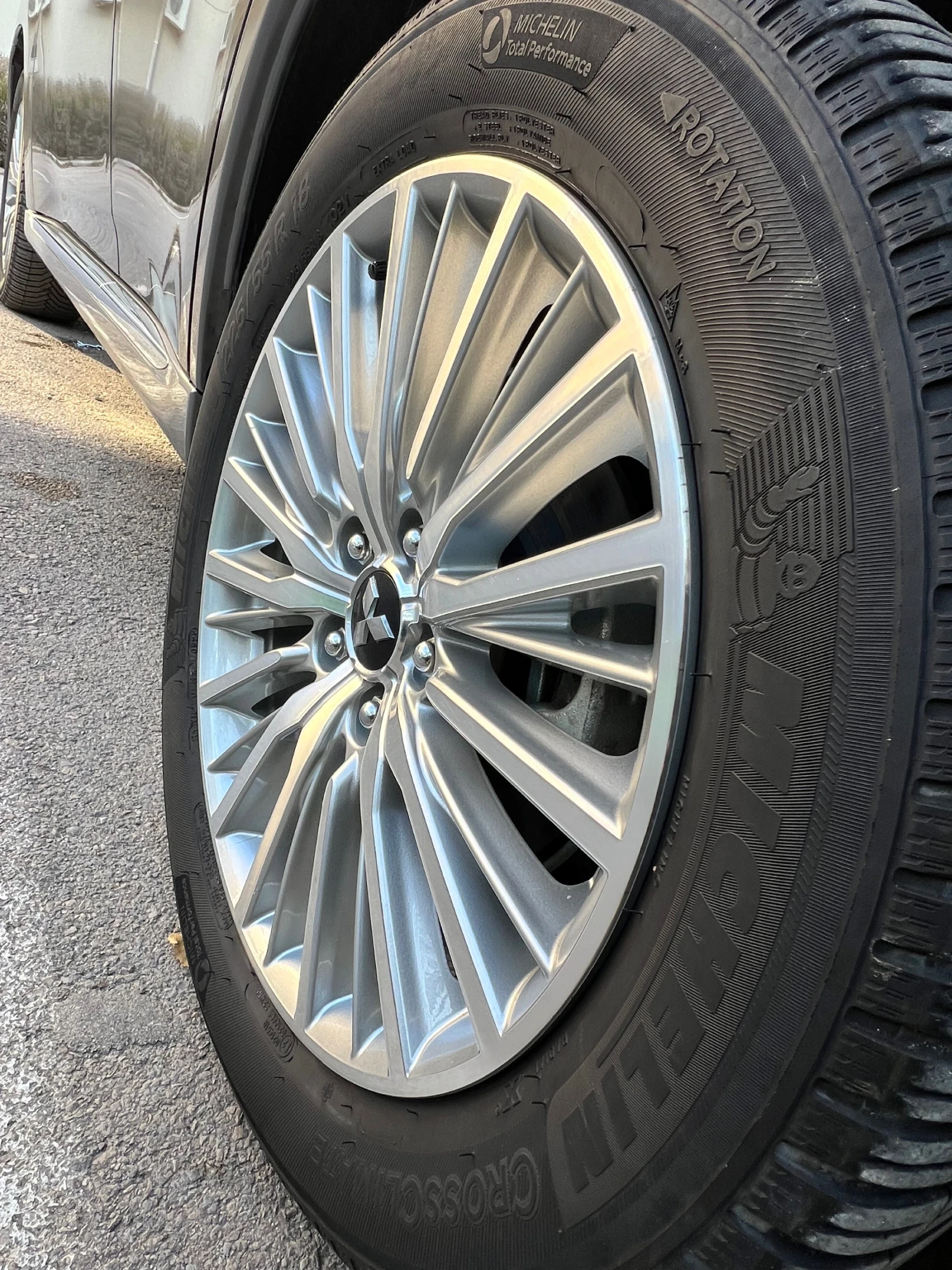 Mitsubishi Outlander 2.4 Plug-in Hybrid 4WD - изображение 6 | Auto.bg Mitsubishi Outlander 2.4 Plug-in Hybrid 4WD - изображение 6