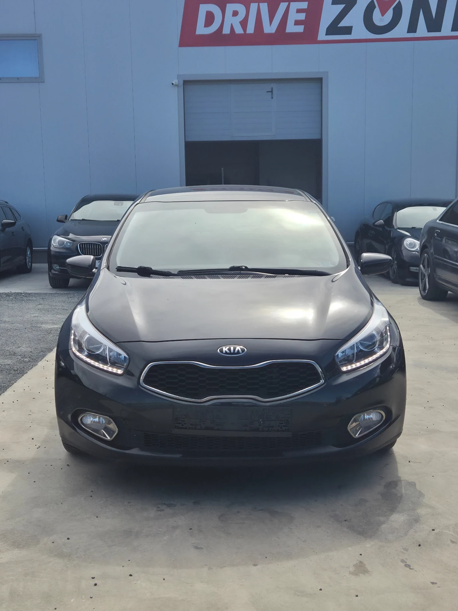 Kia Ceed CRDi HIGH TECH лизинг без първоначална вноска | Auto.bg — изображение 1 Kia Ceed CRDi HIGH TECH лизинг без първоначална вноска | Auto.bg — изображение 1