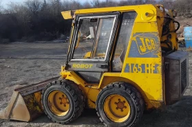 Мини челни товарачи JCB Robot