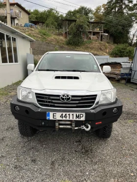 Toyota Hilux 2.4 D-4D 4x4 - Car24.bg Toyota Hilux 2.4 D-4D 4x4