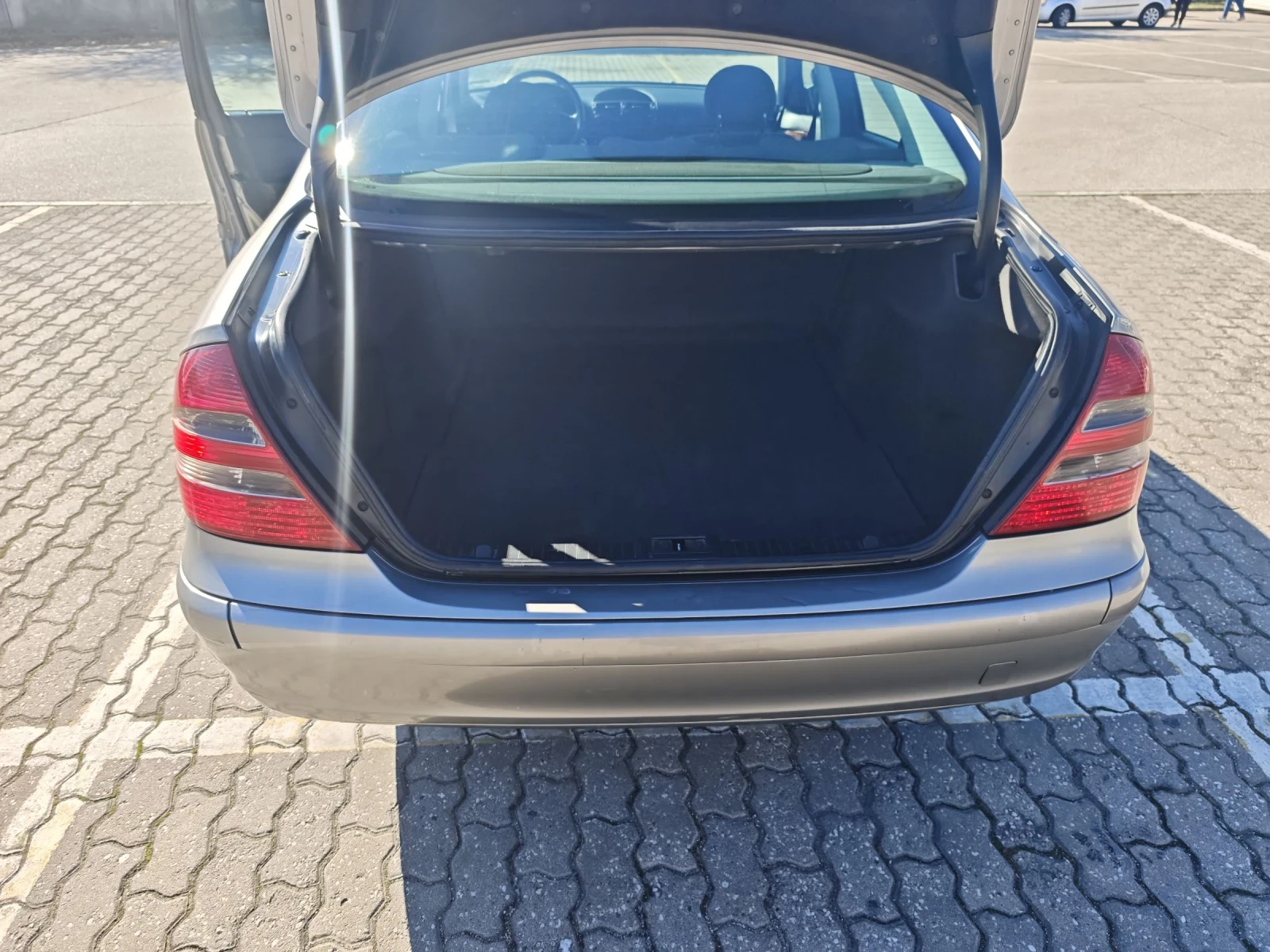 Mercedes-Benz E 220 Elegance  - изображение 5 | Auto.bg Mercedes-Benz E 220 Elegance  - изображение 5