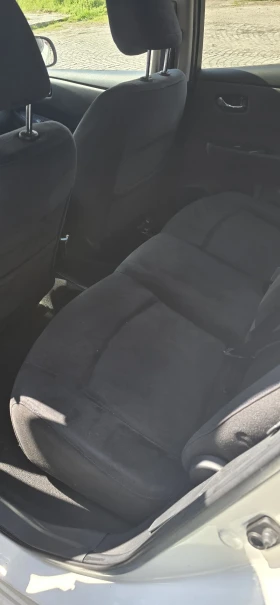 Nissan Leaf Nissan leafe 25 kw - 3500 € / 6845.40 лв. - 75680018 11 | Car24.bg Nissan Leaf Nissan leafe 25 kw - 3500 € / 6845.40 лв. - 75680018 11