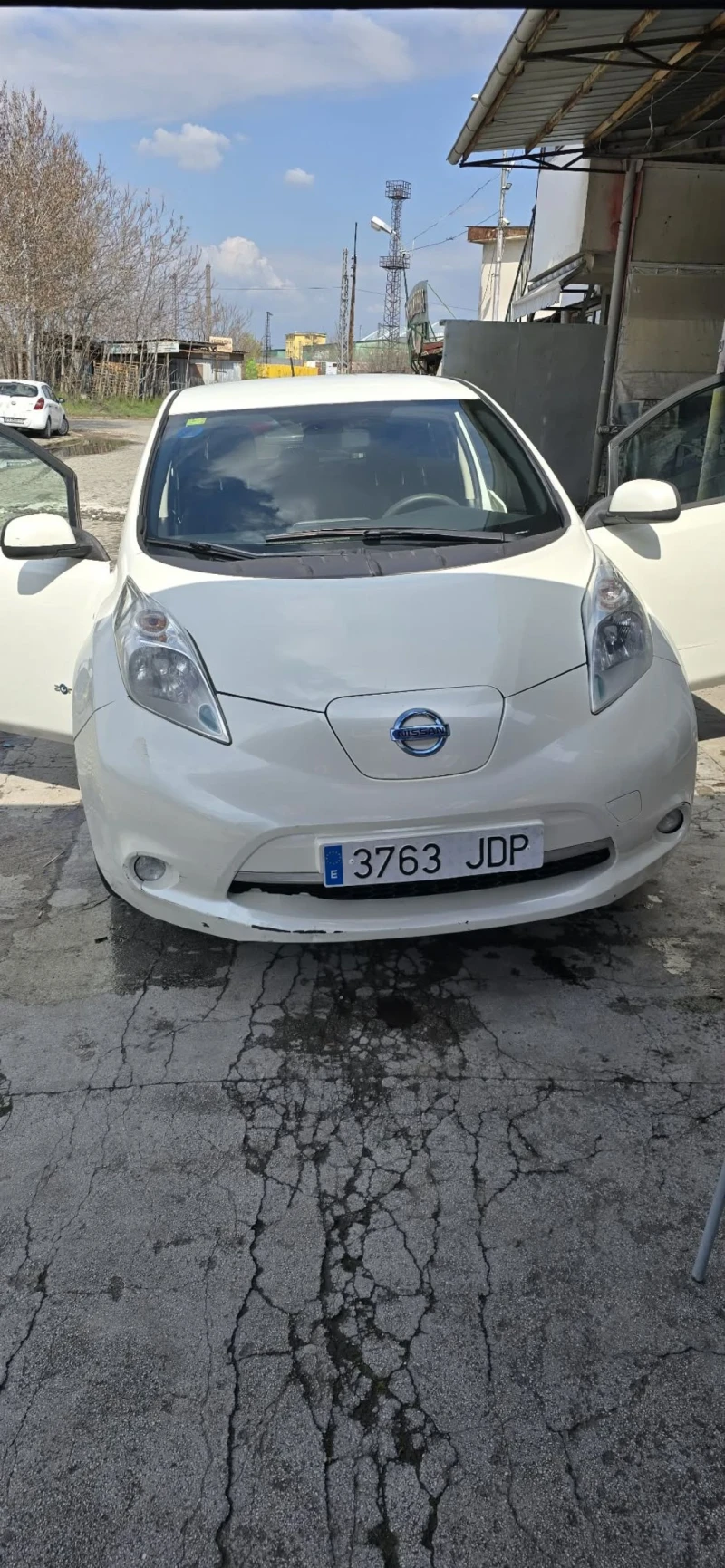 Nissan Leaf Nissan leafe 25 kw - 3500 € / 6845.40 лв. - 75680018 1 | Car24.bg Nissan Leaf Nissan leafe 25 kw - 3500 € / 6845.40 лв. - 75680018 1