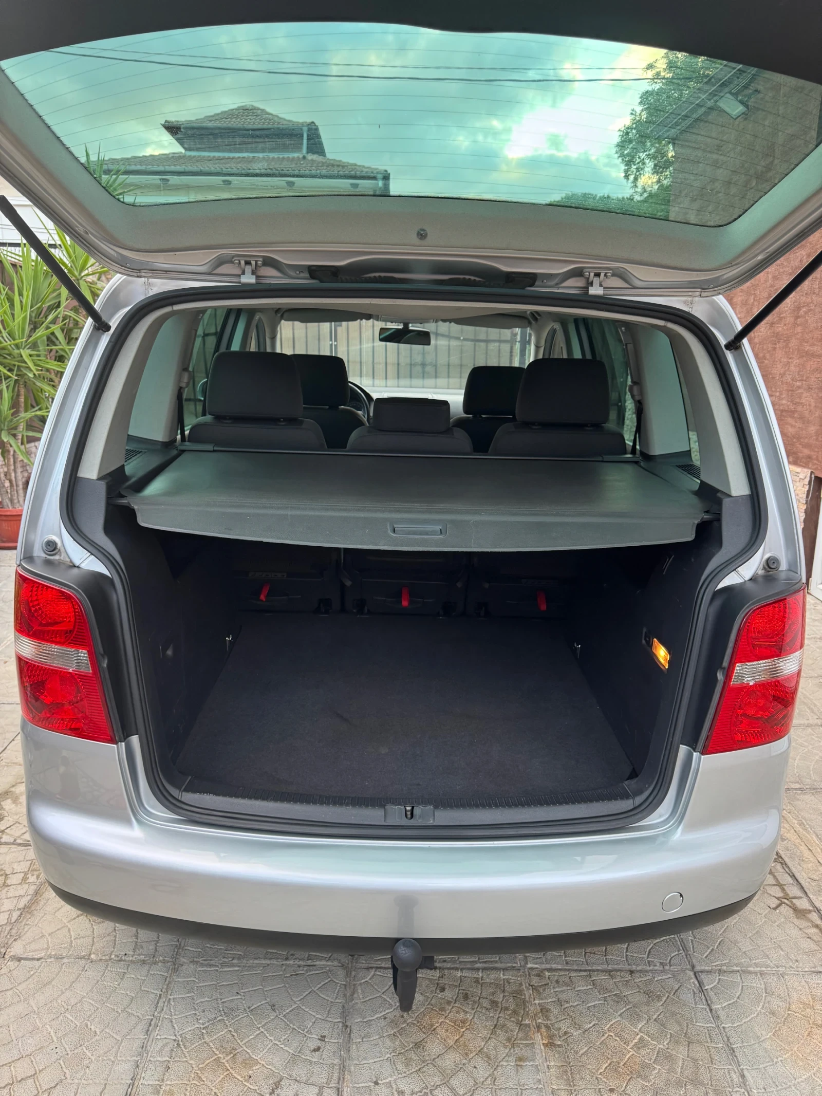 VW Touran 2.0 - изображение 10 | Auto.bg VW Touran 2.0 - изображение 10