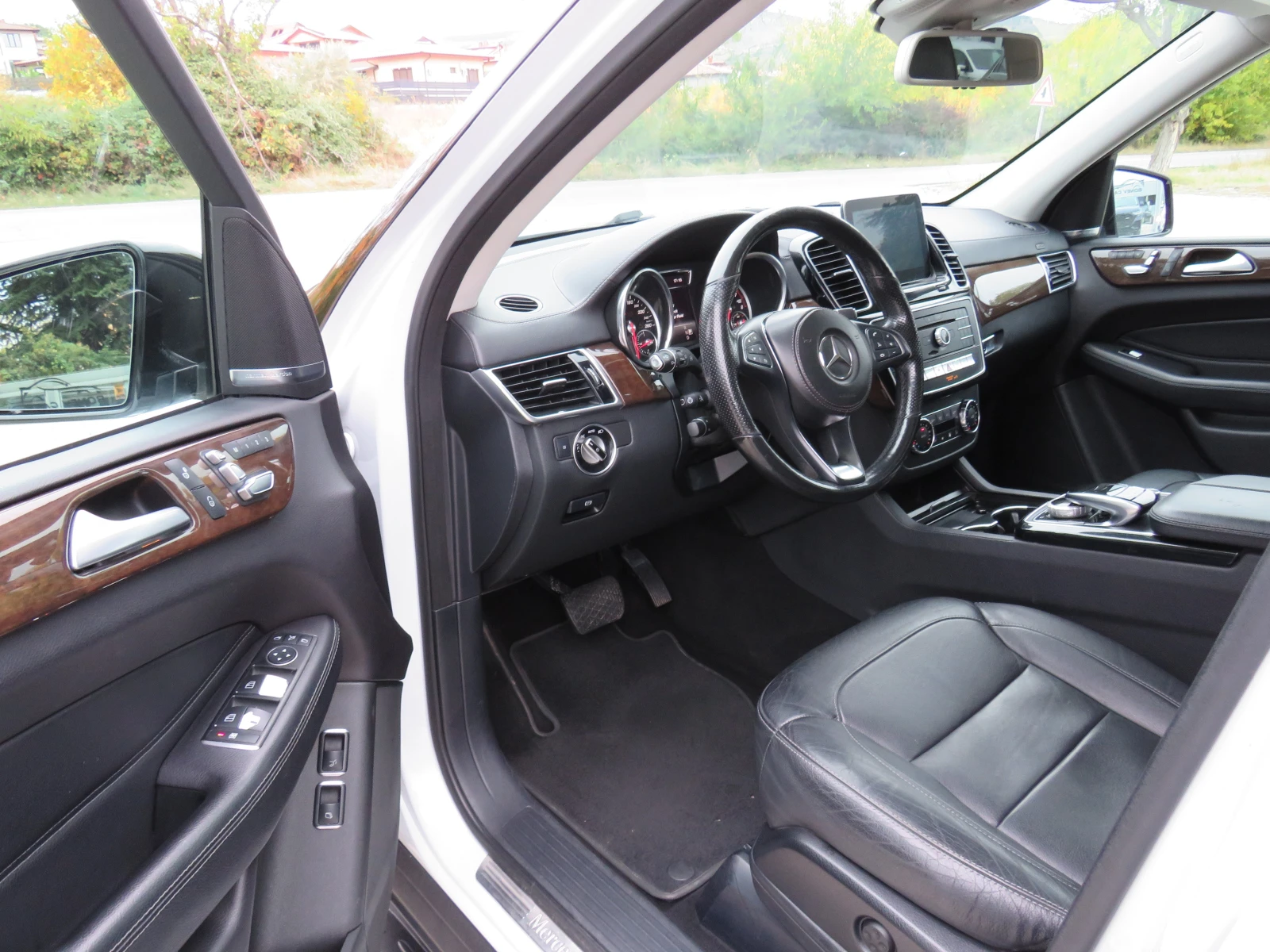 Mercedes-Benz GLS * FULL 6.3 PACK 9G KAYLESS PANO FULL MAX*  - изображение 9 | Auto.bg Mercedes-Benz GLS * FULL 6.3 PACK 9G KAYLESS PANO FULL MAX*  - изображение 9