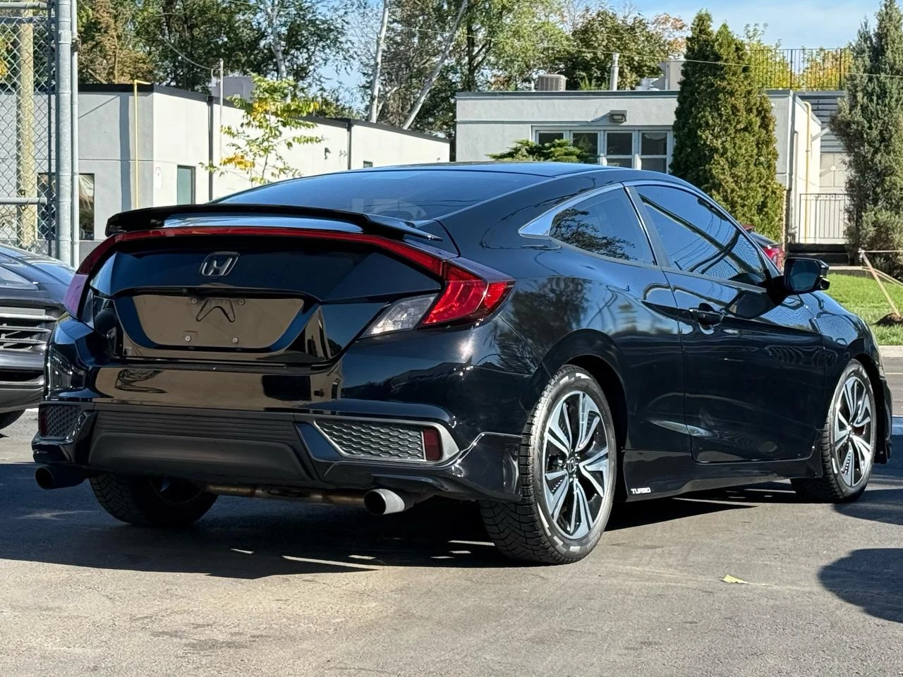 Honda Civic 1.5T CVT / EX-T Coupe / PANO - изображение 3 | Auto.bg Honda Civic 1.5T CVT / EX-T Coupe / PANO - изображение 3