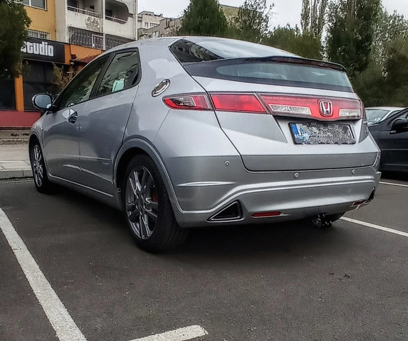 Honda Civic 1.8 i-VTEC, Facelift - изображение 3 | Auto.bg Honda Civic 1.8 i-VTEC, Facelift - изображение 3